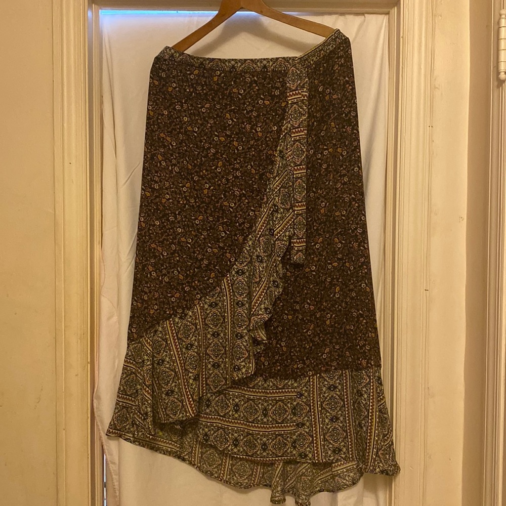 Nox rows extra large woman’s skirt, multiple colors, orange black cream xl